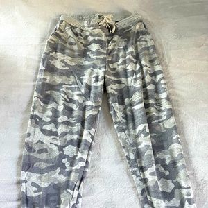 June and Delancey grey camo joggers. Size L, in good condition